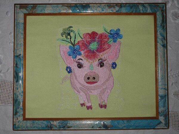 Margarida Broderie - Motifs machines à broder, broderie, FSL, ITH, Appliqués, Redwork, Motifs gratuits - Piggy fiancée