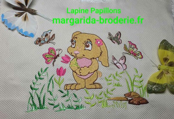 Margarida Broderie - Motifs machines à broder, broderie, FSL, ITH, Appliqués, Redwork, Motifs gratuits - Lapine papillons
