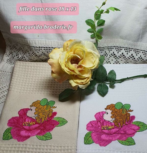 Margarida Broderie - Motifs machines à broder, broderie, FSL, ITH, Appliqués, Redwork, Motifs gratuits - Fille dans la Rose