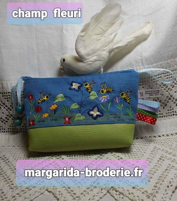 Margarida Broderie - Motifs machines à broder, broderie, FSL, ITH, Appliqués, Redwork, Motifs gratuits - Champ fleuri