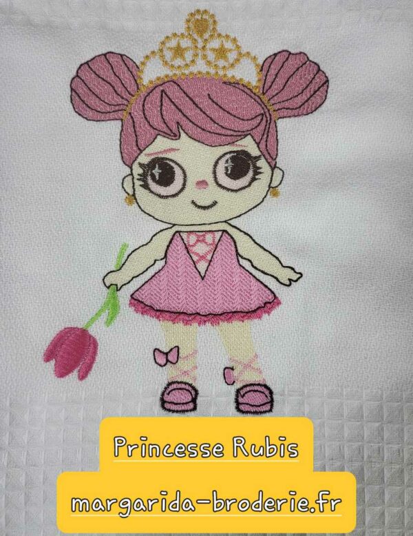 Margarida Broderie - Motifs machines à broder, broderie, FSL, ITH, Appliqués, Redwork, Motifs gratuits - Princesse Rubis (avec vidéo)