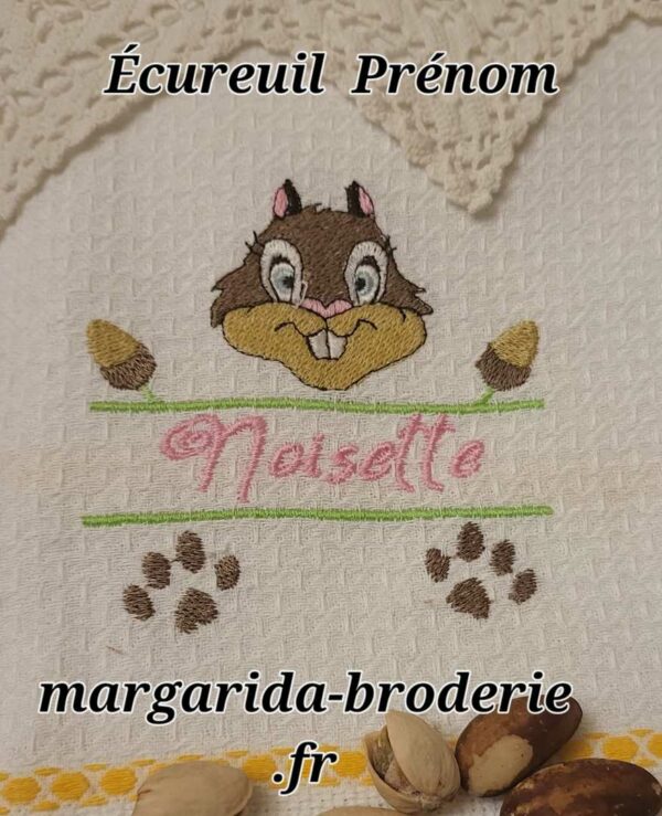 Margarida Broderie - Motifs machines à broder, broderie, FSL, ITH, Appliqués, Redwork, Motifs gratuits - Ecureuil prénom
