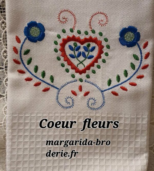 Margarida Broderie - Motifs machines à broder, broderie, FSL, ITH, Appliqués, Redwork, Motifs gratuits - Coeur Fleurs